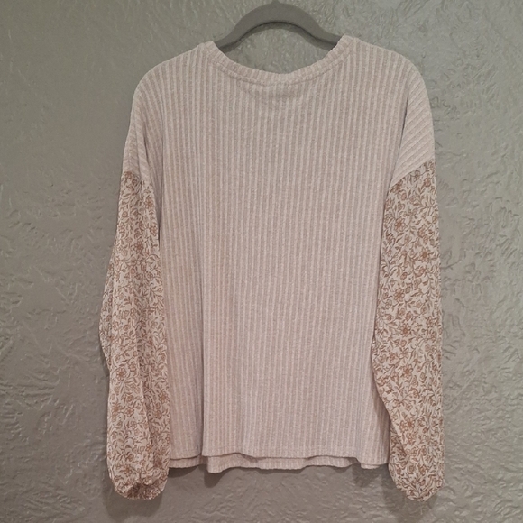 Daytrip Women's Cream and Tan Striped Hoodie Size M - Picture 6 of 9